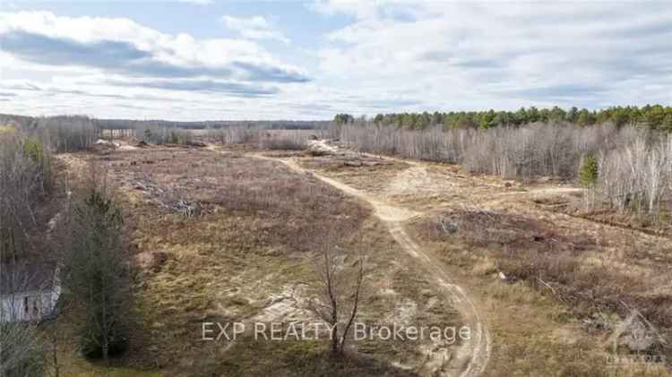 House For Sale in 616, Limoges Road, Russell, Ontario