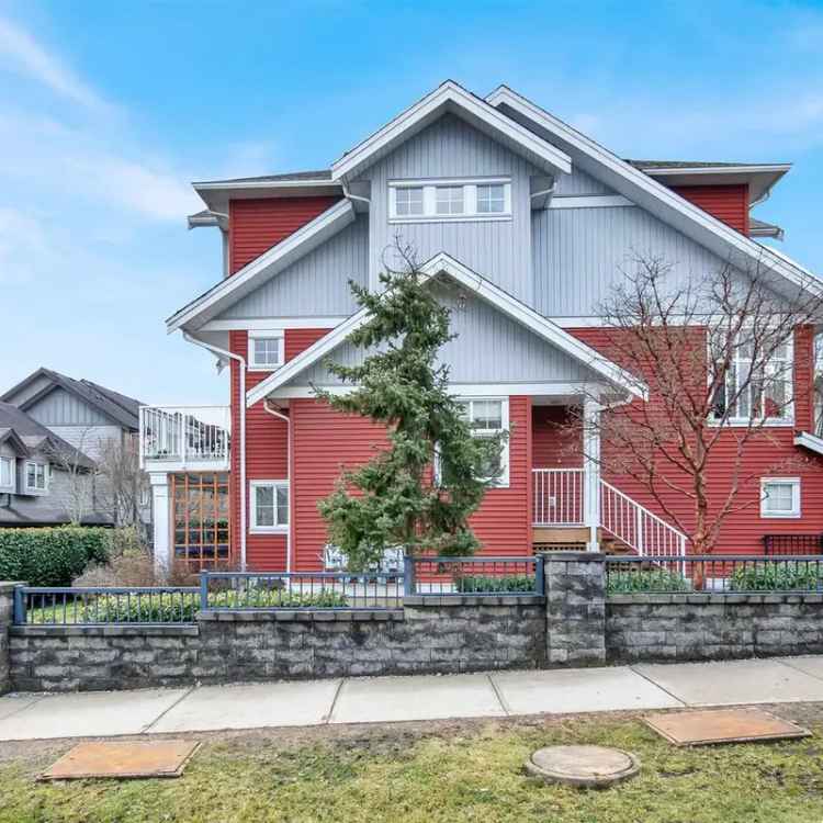 Spacious Corner Townhouse in Madrona Clayton Family Community