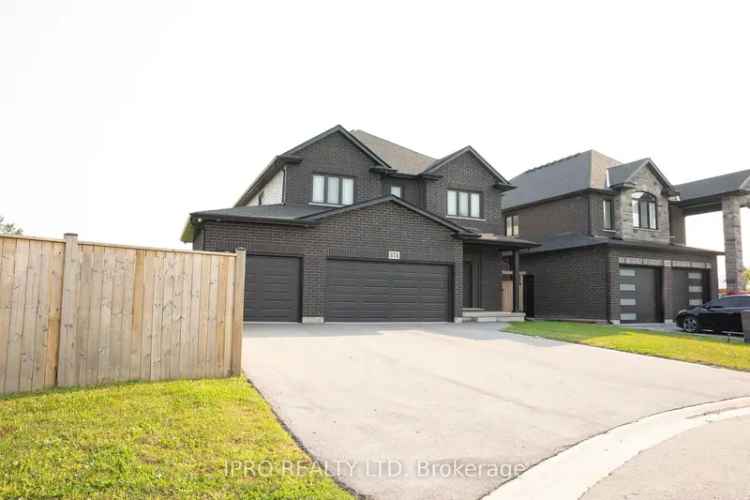 House For Sale in Welland, Ontario