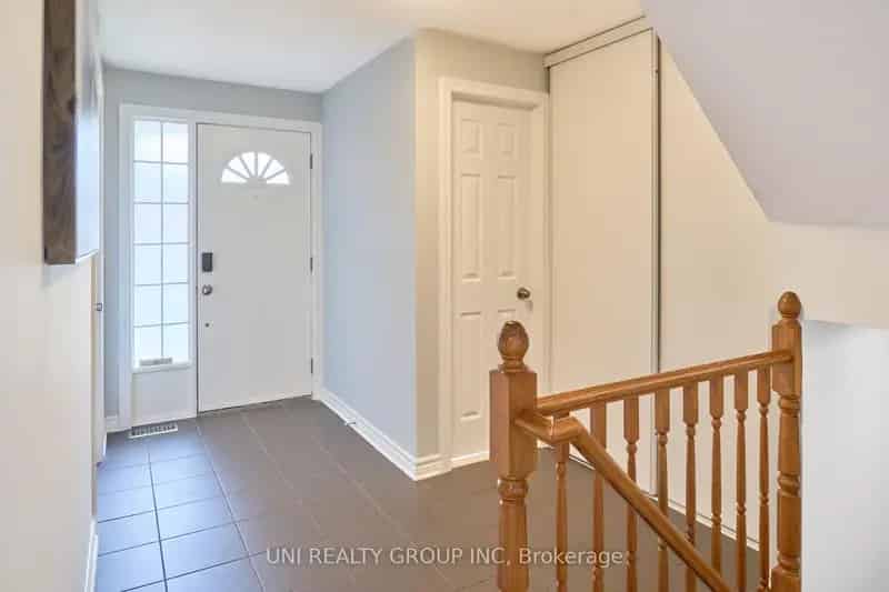 3 3 Detached Home in Centrepointe - Newly Upgraded