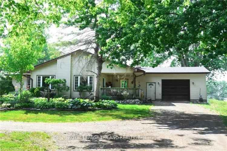 House For Sale in Strathroy-Caradoc, Ontario