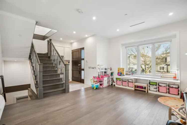 Renfrew Heights House 4 Ensuite Bedrooms 2 Legal Suites Family Investors