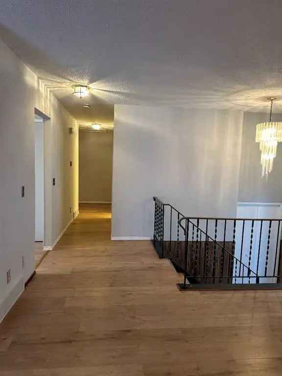 House For Sale in Calgary, Alberta