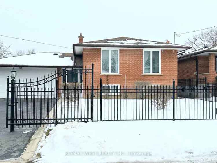 House For Sale in 9, Sledman Street, Mississauga, Ontario