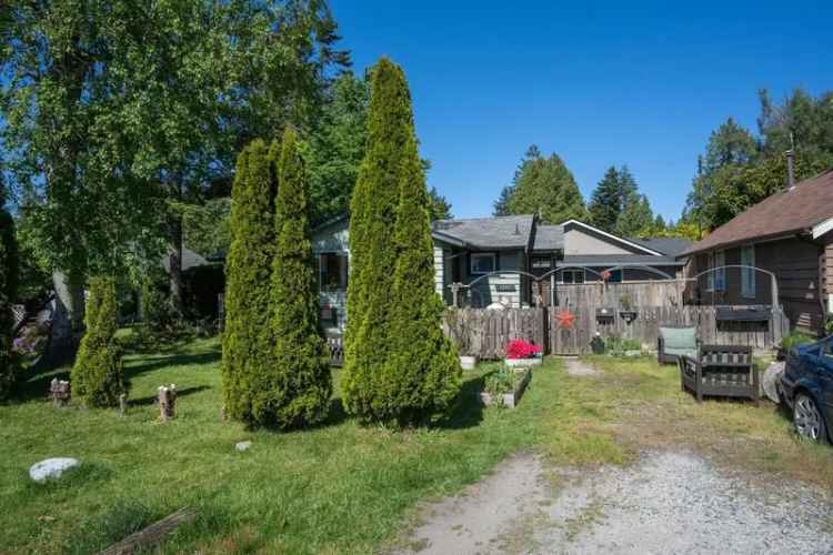 A $1,439,900.00 House/Single Family with 1 bedroom in Beach Grove, Tsawwassen