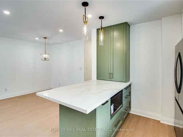 Newly Renovated 3-Bedroom Upper Unit Modern Amenities