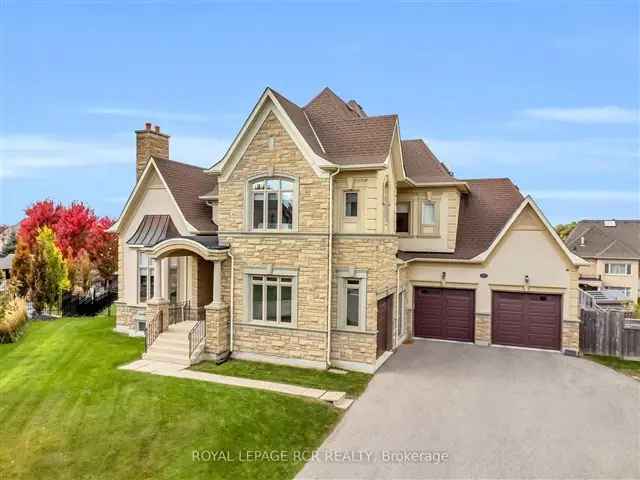 House For Sale in Aurora, Ontario