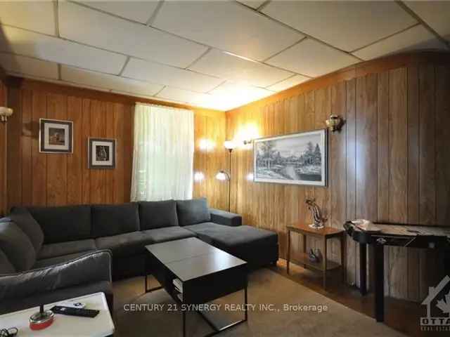 House For Sale in Smiths Falls, Ontario