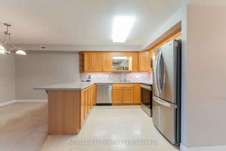 Lease Spacious 2 Bedroom Condo Near Downtown with Great Amenities