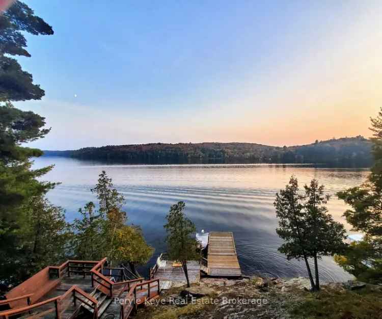 Lake Vernon Cottage: Turnkey 3-Bed Retreat with New Dock & Stunning Lake Views