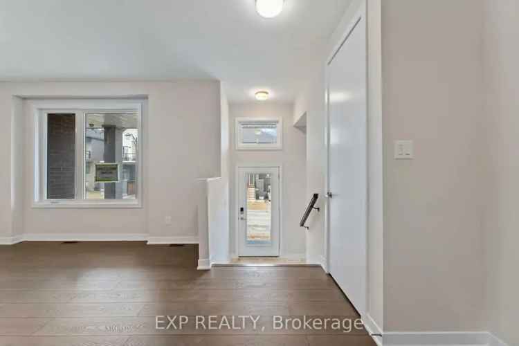 3-Bedroom 4-Bathroom Townhome in Barrhaven's Half Moon Bay