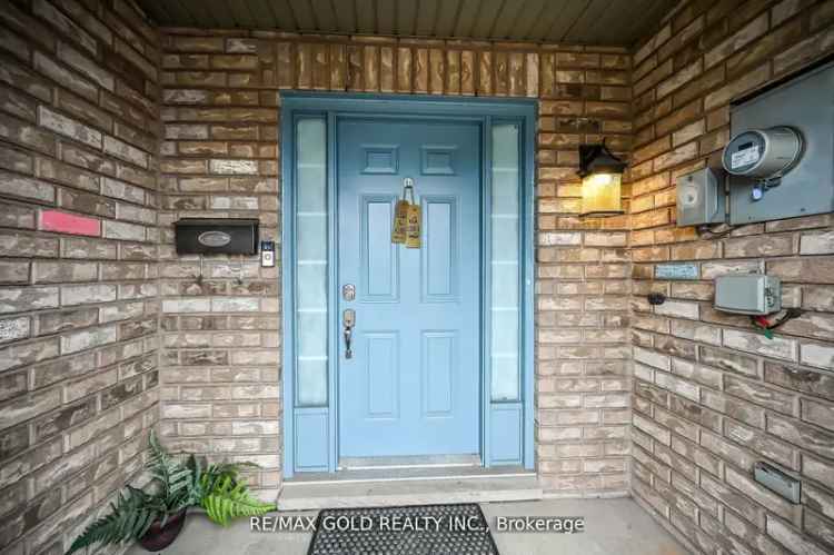 House For Sale in Hamilton, Ontario