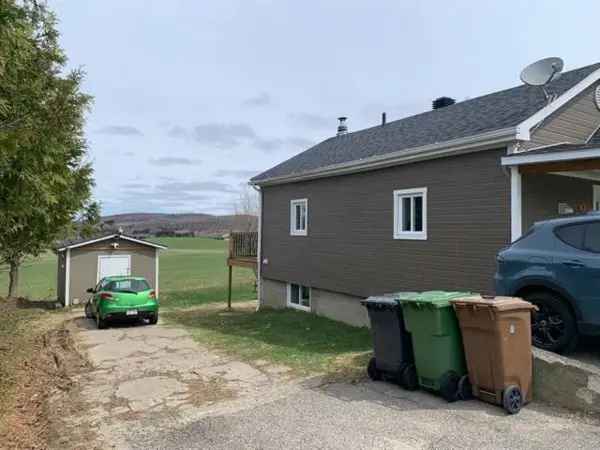 Renovated Bungalow in Kiamika with Agricultural Land Views