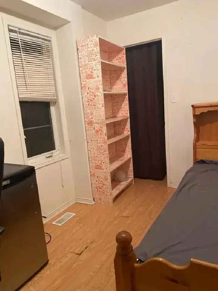 York University Village Room Rental - Queen Bed, Private Fridge, Shared Washroom