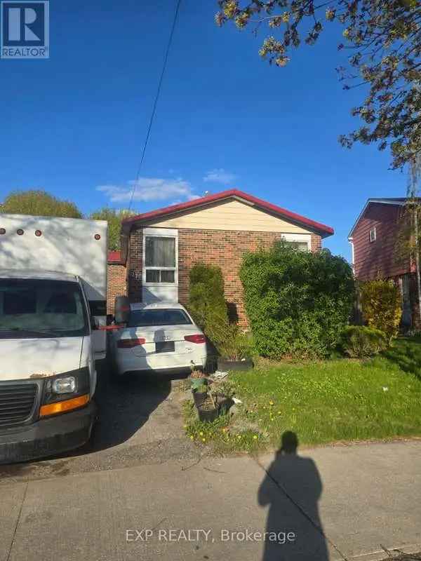 Spacious Family Bungalow in Malvern Toronto