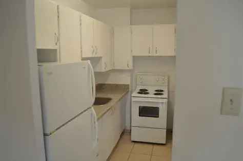 1 Bedroom 114 m² Apartment in Toronto Downtown