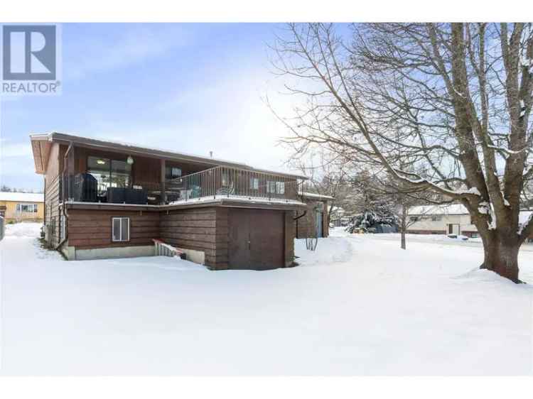 4 Bedroom 3 Bathroom Home in Salmon Arm - Perfect for Families