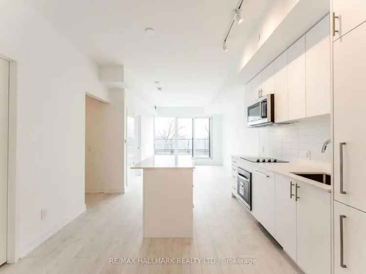 Modern 1-Bedroom+Den Condo in North York Near Sheppard-Yonge