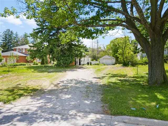 2 Bedroom Bungalow On 1.13 Acres In Toronto Highland Creek