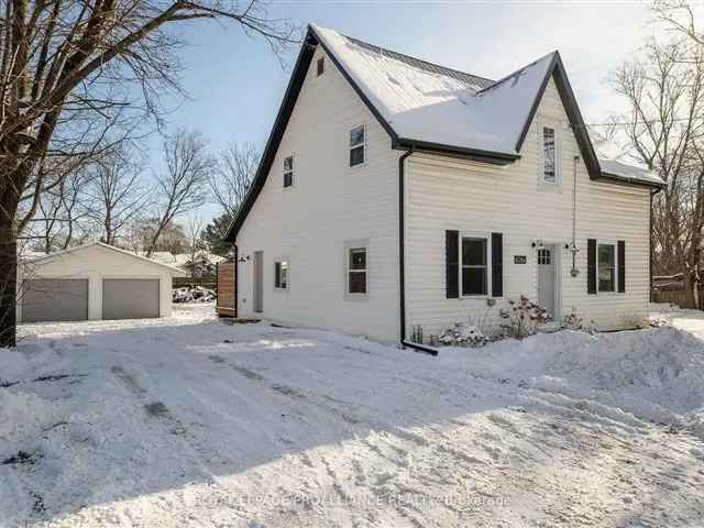 House For Sale in 4084, Perth Road, South Frontenac, Ontario