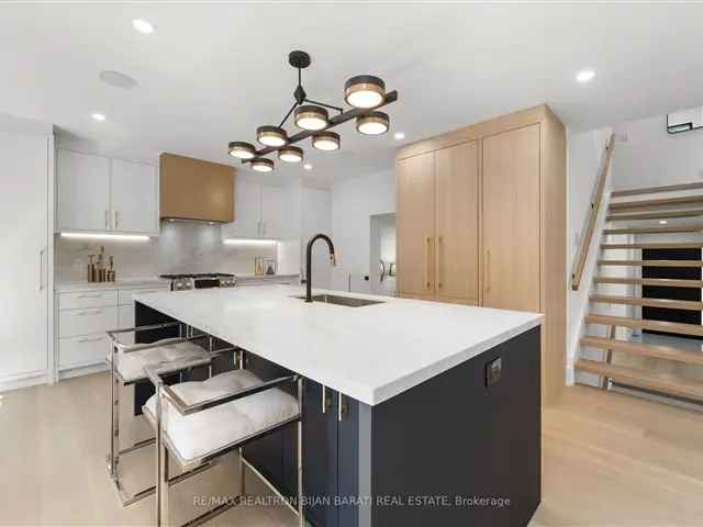 House For Sale in Toronto, Ontario