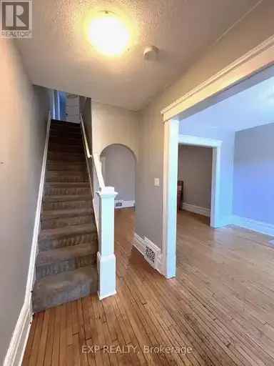 3 Bedroom Semi-Detached Home in Old Ottawa South