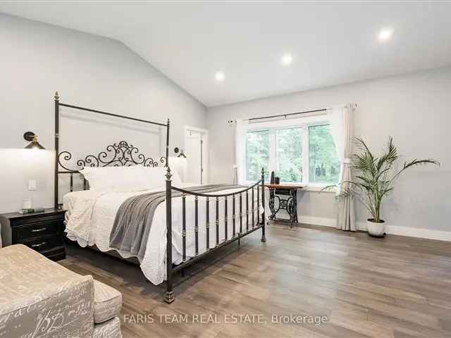 Custom Bungalow Near Beach 3 Beds Office Open Concept