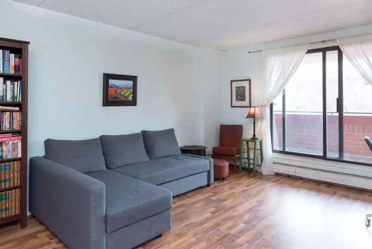 Oliver Condo - Updated, Pet-Friendly, Near Grandin LRT