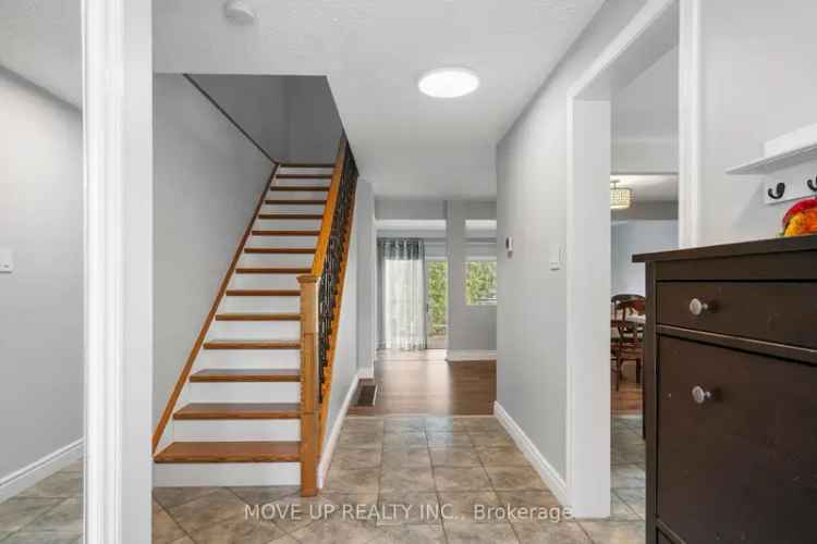 Stunning Newmarket Family Home 3 Bed 2 Bath Detached