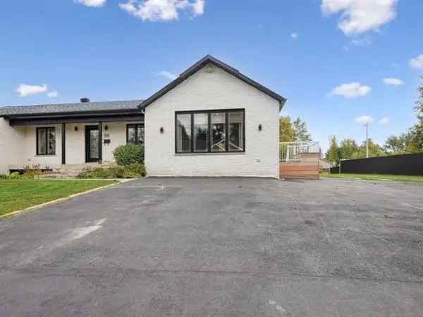 Bungalow for Sale Montérégie Intergenerational Income Property QX575