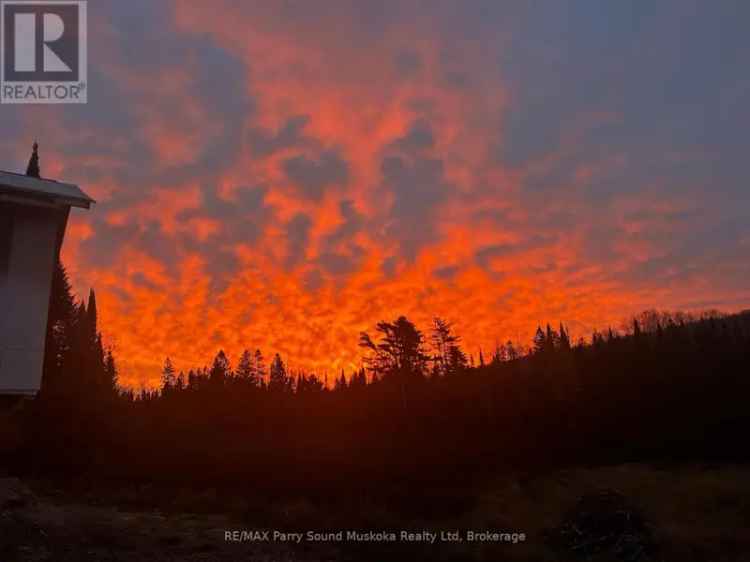 21 Acres Private Estate near Huntsville Muskoka 3000 sq ft New Home