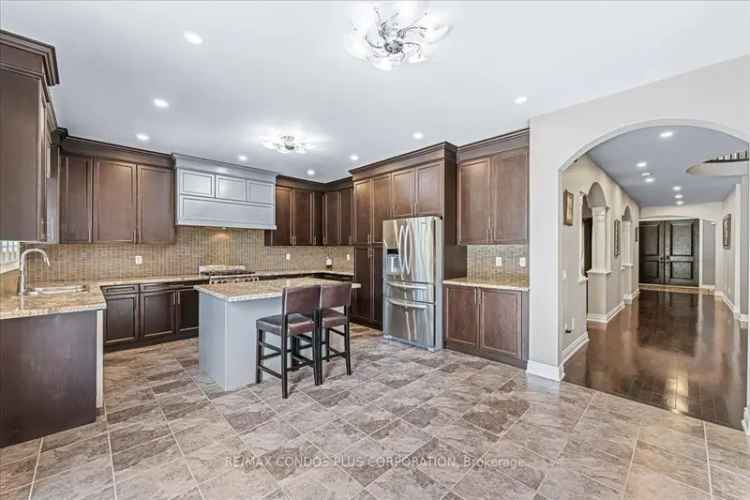 House For Sale in Vaughan, Ontario