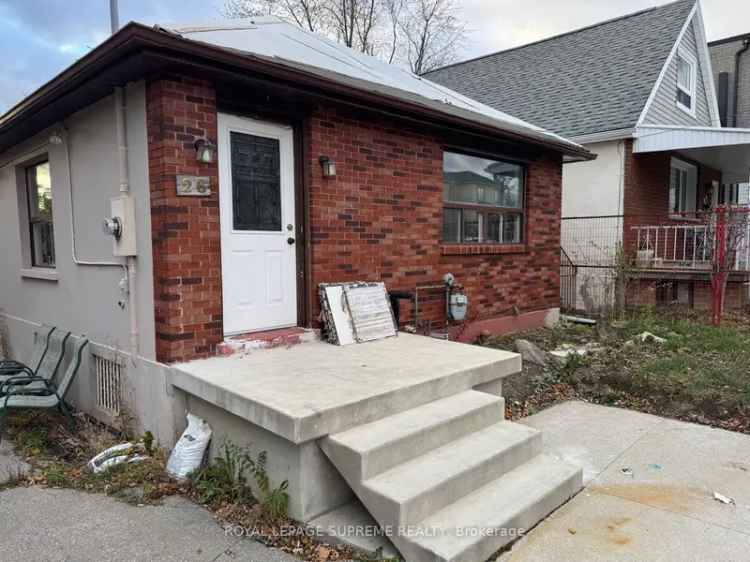 House For Sale in Toronto, Ontario