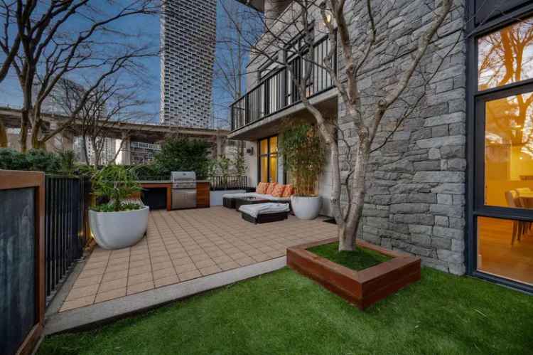 Yaletown Townhouse for Sale - Luxury Waterfront Living