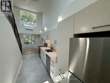 3 rooms apartment of 384 m² in Toronto