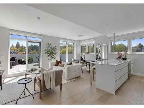 Kitsilano Penthouse For Sale - 1647 Sq Ft, 2 Suites, Roof Deck