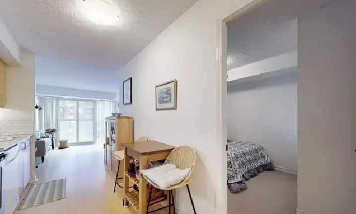 TTC One Bedroom Condo Steps to Bathurst and Lawrence