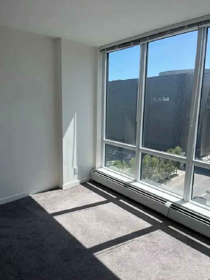 1 Bd Downtown Condo close to Ctrain Availabe Immediately. Text!