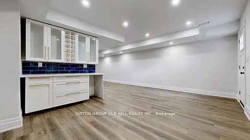 House For Sale in Colbeck Street, Toronto, Ontario