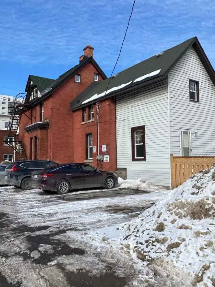 Rent Duplex in Heritage District with Updated Units and Parking