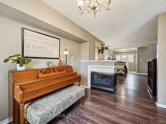 Charming Freehold Townhouse in Bowmanville