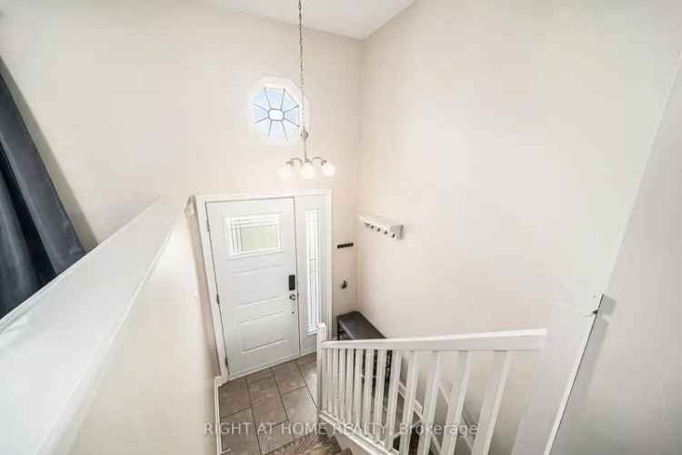 3 2 Bedroom Family Home in Fisher Glen Ottawa