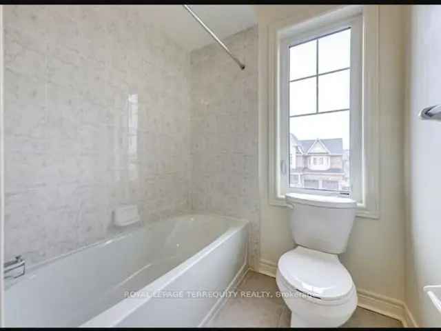 House For Sale in Oshawa, Ontario