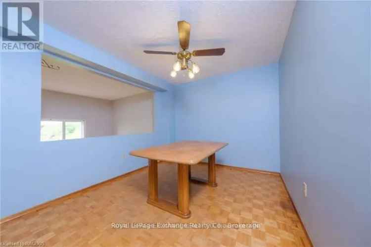 3 Bedroom 1.5 Bath Condo Near Amenities