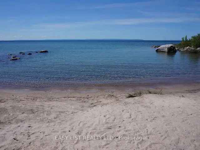 Georgian Bay Waterfront Beach House - Sandy Shoreline - 102 Feet