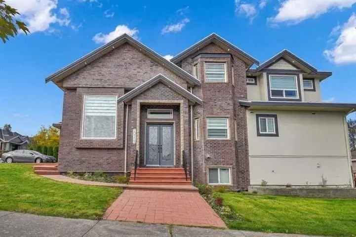 10 Bedroom 7 Bathroom House in Fraser Heights Surrey