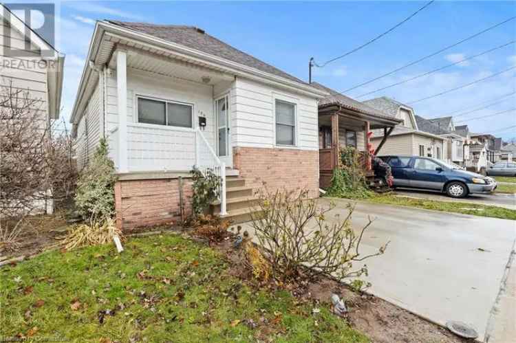 3-Bed 1-Bath Bungalow in Hamilton East End