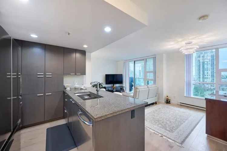 Brentwood Park Condo for Sale - Newly Renovated 1 Bed + Den