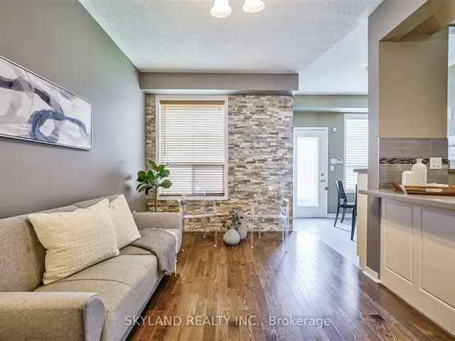 Townhouse For Sale in Markham, Ontario