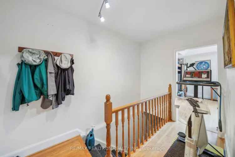 House For Sale in Toronto, Ontario